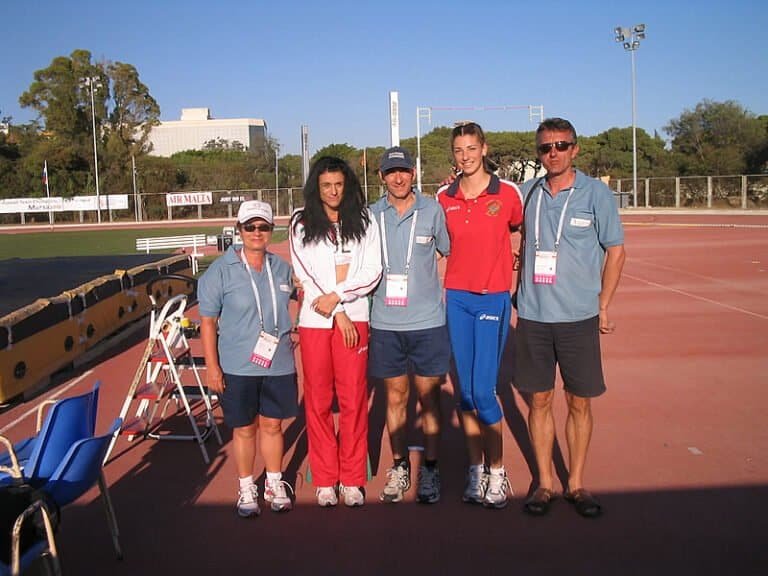 Malta, Marsa 2010,19.-20.. júna Majstrovstvá Európy družstiev, III. liga Na pozvanie Maltskej atletickej asociácie ako vrchný rozhodca súťaže v skoku o žrdi a v skoku do výšky rozhodoval aj Marián Prezbruchý (50 r., AO ATU Košice). Na snímku celkom vpravo v spoločnosti aj pretekárok súťaže v skoku do výšky - druhá zľava víťazka Venelina Veneva ( Bulharsko, 1. miesto189 cm, osobný rekord 204 cm), druhá sprava Marija Vukovič (18 r., Montenegro, 2. miesto 189 cm)