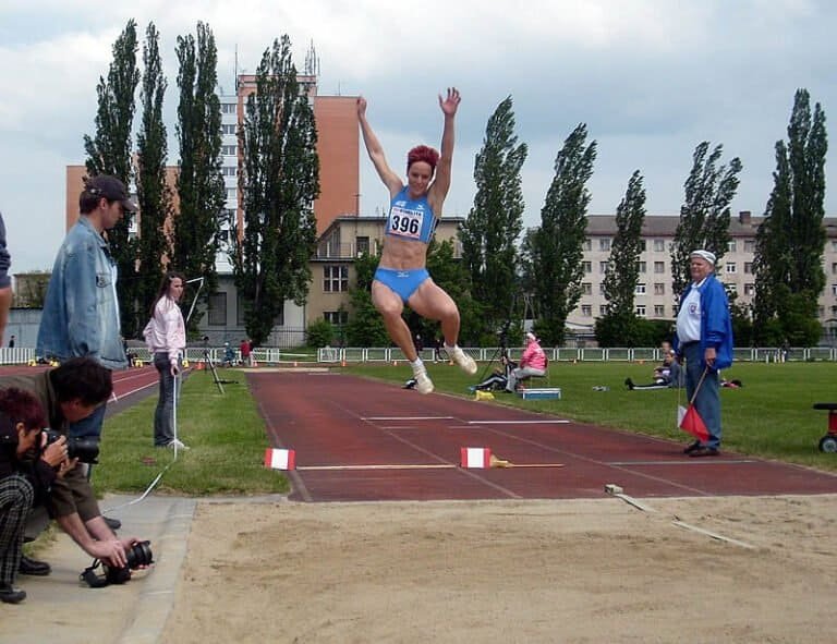 XXXVIII. ročník podujatia MAM Košice 2009, GPS V skoku do diaľky Velďáková Jana /AO ATU, 27 r. / víťazka súťaže výkonom 662 cm už v prvom pokuse, tréner Radoslav Dubovský.