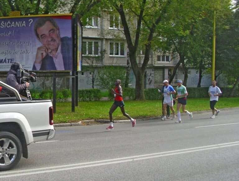 Medzinárodný maratón mieru Košice Víťaz 91. ročníka košického maratónu Gilbert Kiptoo Chepkwony z Kene v kvalitnom svetovom čase 2:08:26 hod, druhom najrýchlejšom v histórii podujatia organizovaného za účasti rozhodcov a členov AO ATU Košice, na 39 km trate na Watsonovej ulici.